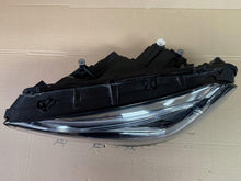 Laden Sie das Bild in den Galerie-Viewer, Frontscheinwerfer Mercedes-Benz W247 A2479066901 A2479067001 Links Headlight SCH1705476989qi