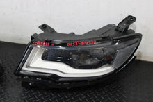 Laden Sie das Bild in den Galerie-Viewer, Frontscheinwerfer Jeep Compass P55112717AF Ein Satz Scheinwerfer Headlight SCH8586197411oj