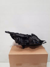 Laden Sie das Bild in den Galerie-Viewer, Frontscheinwerfer Peugeot 2008 I 90015175 9677810180 Rechts oder Links