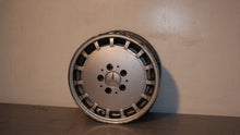 Laden Sie das Bild in den Galerie-Viewer, 1x Alufelge 15 Zoll 7.0&quot; 5x112 1244010902 Mercedes-Benz W201 W124 Rim Wheel