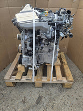 Laden Sie das Bild in den Galerie-Viewer, Motor Toyota I 8NR-FTS 1.2 39TKm 2018 Benzin Engine Komplett