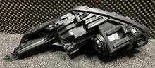Laden Sie das Bild in den Galerie-Viewer, Frontscheinwerfer Kia Ceed J792111020 Rechts Scheinwerfer Headlight SCH6781793126zw