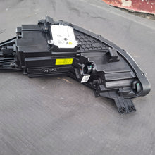 Laden Sie das Bild in den Galerie-Viewer, Frontscheinwerfer Kia Sportage IV 92102-F1110 Rechts Scheinwerfer Headlight SCH3051226827lf