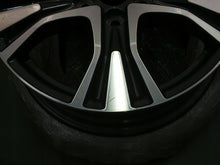 Laden Sie das Bild in den Galerie-Viewer, 1x Alufelge 17 Zoll 7.0&quot; 5x114.3 39ET Glanz Graphit PZ49M-X0670- Mg Rav