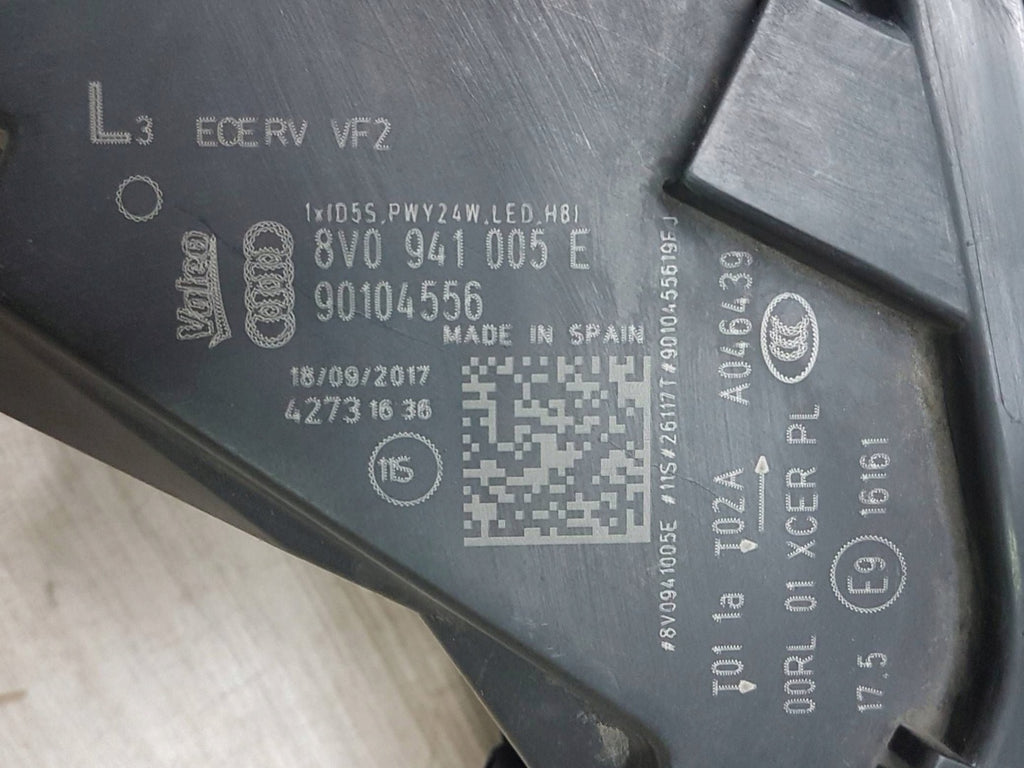 Frontscheinwerfer Audi A3 8V0941005E Xenon Links Scheinwerfer Headlight