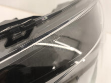 Laden Sie das Bild in den Galerie-Viewer, Frontscheinwerfer Opel Zafira Vivaro C 9847209980 Full LED Links Headlight SCH7385571101me