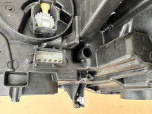 Laden Sie das Bild in den Galerie-Viewer, Frontscheinwerfer Opel Crossland X 462161423 Rechts Scheinwerfer Headlight SCH5046644100vb