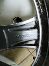 Load image into Gallery viewer, 1x Alufelge 17 Zoll 7.0" 5x112 47ET 3C0601025K VW Passat Rim Wheel FEL9867202270gt