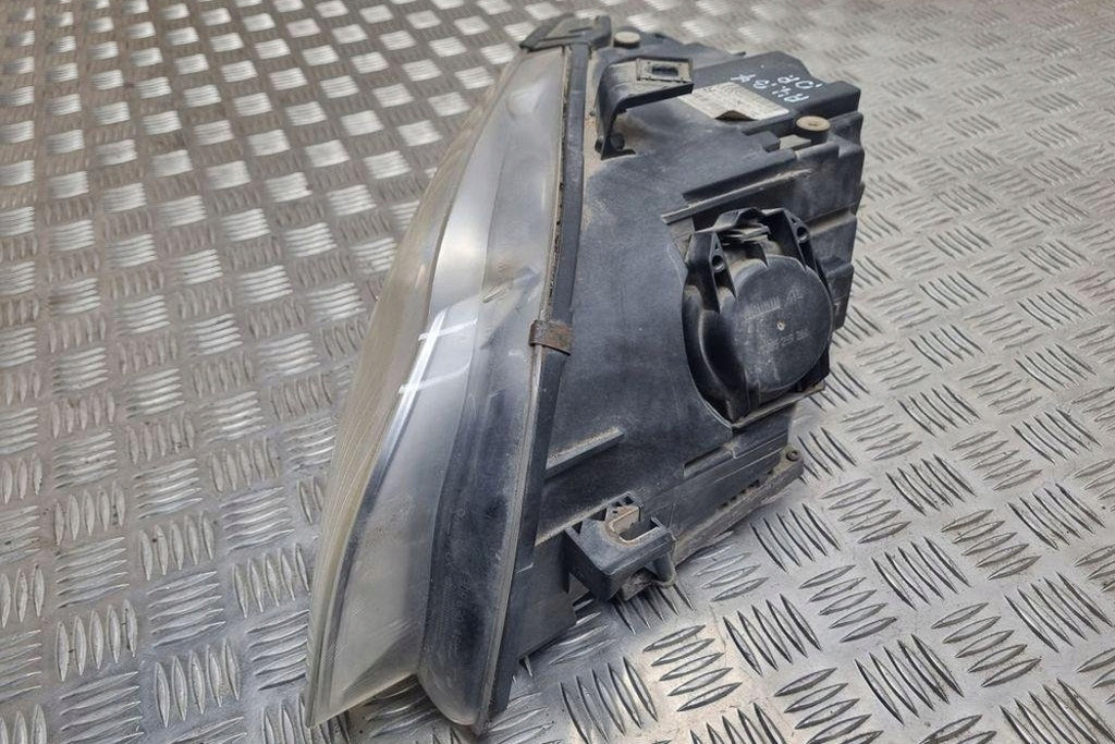 Frontscheinwerfer Audi A4 8E0941004 Xenon Ein Stück (Rechts oder Links)