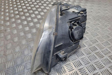 Laden Sie das Bild in den Galerie-Viewer, Frontscheinwerfer Audi A4 8E0941004 Xenon Ein Stück (Rechts oder Links)