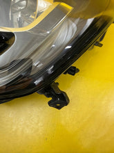 Laden Sie das Bild in den Galerie-Viewer, Frontscheinwerfer Renault Megane 260602792R LED Links Scheinwerfer Headlight SCH9921102131oa