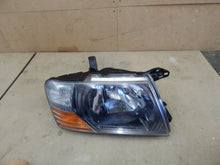 Laden Sie das Bild in den Galerie-Viewer, Frontscheinwerfer Mitsubishi Pajero III Rechts Scheinwerfer Headlight SCH3164335447wd