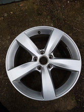 Load image into Gallery viewer, 1x Alufelge 17 Zoll 7.0&quot; 5x112 39ET 7N0601025H Skoda Rim Wheel