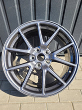 Laden Sie das Bild in den Galerie-Viewer, 1x Alufelge 18 Zoll 8.5&quot; 5x114.3 1044221-00-A Tesla 3 Rim Wheel