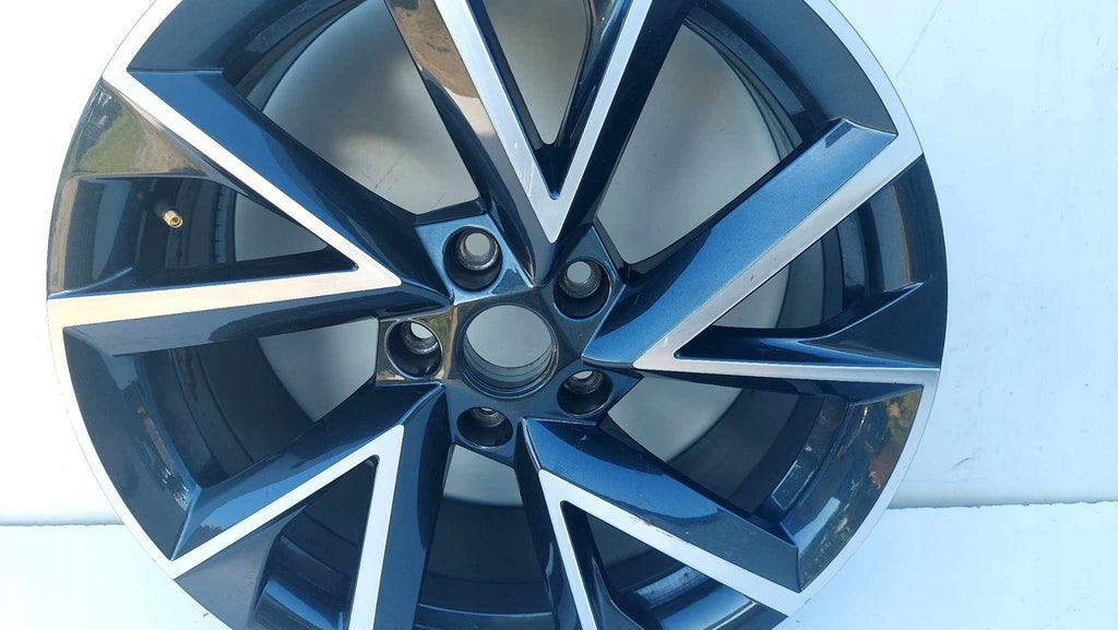 1x Alufelge 18 Zoll 8.0" 5x112 3V0601025 Skoda Superb Iii Rim Wheel