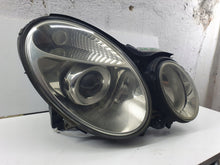 Laden Sie das Bild in den Galerie-Viewer, Frontscheinwerfer Mercedes-Benz W211 50F00827900 A0028202426 Xenon Rechts SCH6178480728on