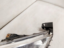 Laden Sie das Bild in den Galerie-Viewer, Frontscheinwerfer Mazda 5 V Xenon Rechts Scheinwerfer Headlight SCH8686682305ki
