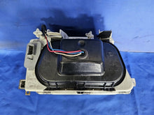 Laden Sie das Bild in den Galerie-Viewer, Frontscheinwerfer Mercedes-Benz Vario Bus 1AH007774-025 1AH007774-028 Rechts