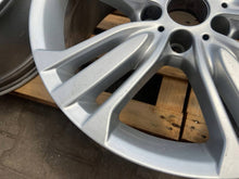 Laden Sie das Bild in den Galerie-Viewer, 1x Alufelge 19 Zoll 5x120 6853957 BMW X5 E53 Rim Wheel FEL1670527112gc