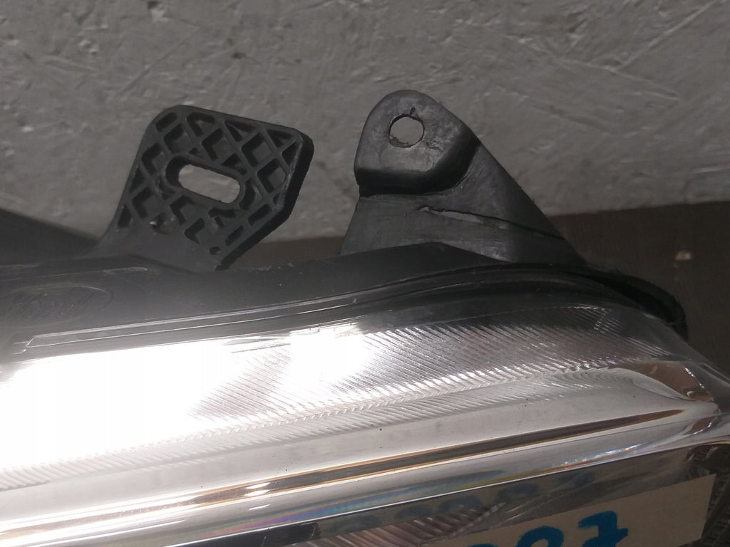 Frontscheinwerfer Ford Fiesta C1BB-13W030-CH LED Ein Stück (Rechts oder Links)