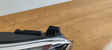 Load image into Gallery viewer, Frontscheinwerfer Ford Focus JX7B-13E014 LED Rechts Scheinwerfer Headlight SCH8986243971tv