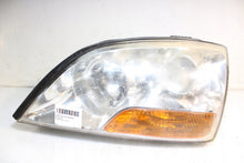 Laden Sie das Bild in den Galerie-Viewer, Frontscheinwerfer Kia Sorento I 921013E5XX Ein Stück (Rechts oder Links)