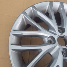 Laden Sie das Bild in den Galerie-Viewer, 1x Alufelge 16 Zoll 6.0" 4x100 49ET Glanz Silber 52910-H8200 Kia Rio Iv FEL1195880582im