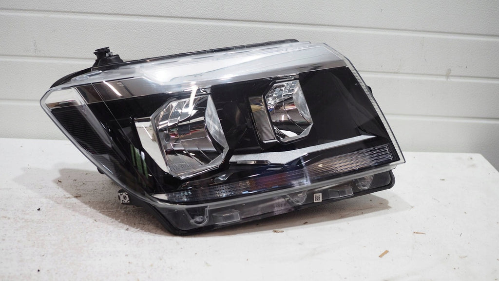 Frontscheinwerfer VW Crafter 7C1941006B Rechts Scheinwerfer Headlight SCH7811348147ze