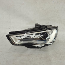 Laden Sie das Bild in den Galerie-Viewer, Frontscheinwerfer Audi A3 8V0941005 Xenon Links Scheinwerfer Headlight SCH5067840461wg