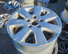 Load image into Gallery viewer, 1x Alufelge 15 Zoll 6.5" 5x112 50ET Glanz Silber 2K1071495 VW Caddy I Rim Wheel FEL4024944213lz