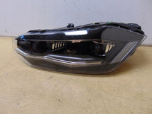 Laden Sie das Bild in den Galerie-Viewer, Frontscheinwerfer VW Polo 2G1941035H Halogen Links Scheinwerfer Headlight