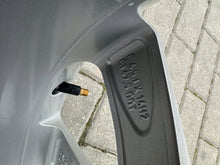 Laden Sie das Bild in den Galerie-Viewer, 1x Alufelge 16 Zoll 6.5&quot; 4x108 47 5ET H1BJ-1007-G1 Ford Fiesta Rim Wheel