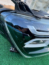Load image into Gallery viewer, Frontscheinwerfer Dacia Duster 260106194R 260109550R Rechts Headlight