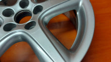 Load image into Gallery viewer, 1x Alufelge 17 Zoll 7.0" 5x114.3 45ET Glanz Silber 42611 Toyota Corolla Avensis FEL7898506073jh