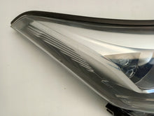 Laden Sie das Bild in den Galerie-Viewer, Frontscheinwerfer Toyota Chr C-Hr 81110-F4070-00 Rechts Scheinwerfer Headlight SCH7670499752tf