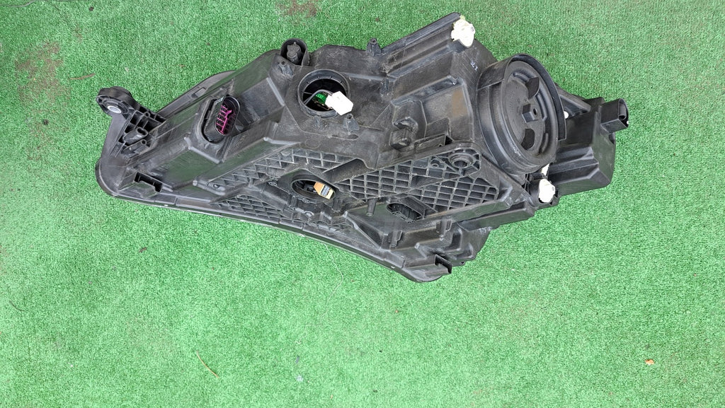 Frontscheinwerfer Skoda Superb III 3V1941016A Xenon Rechts Headlight