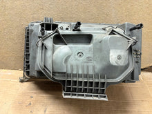 Load image into Gallery viewer, Frontscheinwerfer Mercedes-Benz W124 129578-00 Rechts Scheinwerfer Headlight SCH1243837846gu