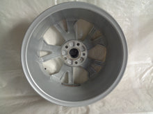 Laden Sie das Bild in den Galerie-Viewer, 4x Alufelge 17 Zoll 7.0" 5x112 45ET Glanz Silber 5E0601025 Skoda Octavia III I FEL6379839727no
