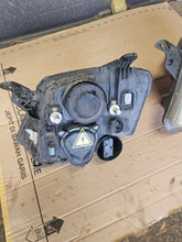 Load image into Gallery viewer, Frontscheinwerfer Opel Meriva A 933210 Xenon Rechts Scheinwerfer Headlight SCH9671104370xy