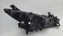 Laden Sie das Bild in den Galerie-Viewer, Frontscheinwerfer Mazda 3 B63C-51040 Full LED Ein Stück (Rechts oder Links) SCH9530500273mp
