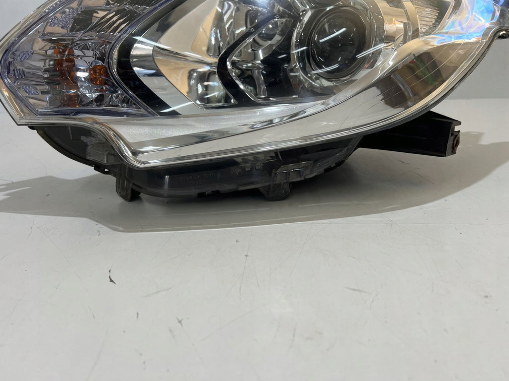 Frontscheinwerfer Mitsubishi L200 Xenon Ein Stück (Rechts oder Links) Headlight