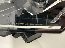 Laden Sie das Bild in den Galerie-Viewer, Frontscheinwerfer Skoda Octavia IV 5E4941035 LED Ein Stück (Rechts oder Links) SCH1456764375vv