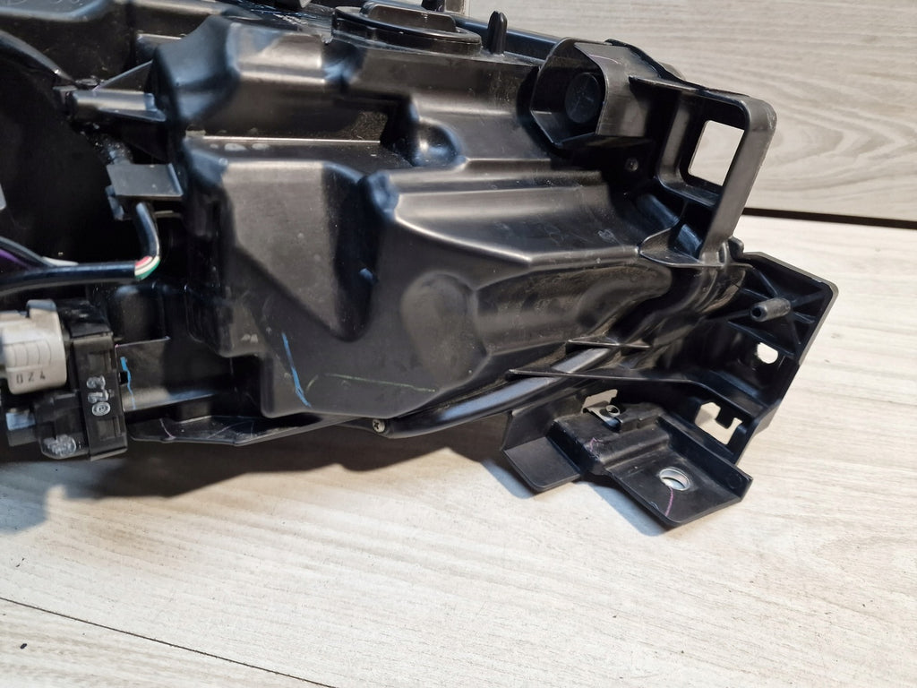 Frontscheinwerfer Mazda 2 D43N-51030 full LED Ein Stück (Rechts oder Links)