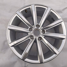 Load image into Gallery viewer, 1x Alufelge 17 Zoll 7.0" 5x112 40ET Glanz Silber 3G0601025BP VW Passat B8 Beetle FEL3565813915xy