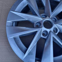 Load image into Gallery viewer, 1x Alufelge 17 Zoll 7.0" 5x112 46ET Glanz Silber 5E3601025E Skoda Octavia Iv FEL8330374343gh