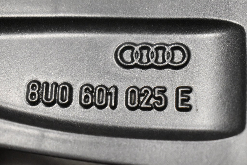 1x Alufelge 17 Zoll 6.5" 5x112 33ET Glanz Silber 8U0601025E Audi Q3 Rim Wheel FEL4640992588om