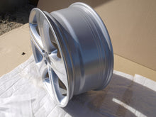 Laden Sie das Bild in den Galerie-Viewer, 1x Alufelge 18 Zoll 8.0" 5x112 43ET Glanz Silber A2134011400 Mercedes-Benz W213 FEL2386592130ve
