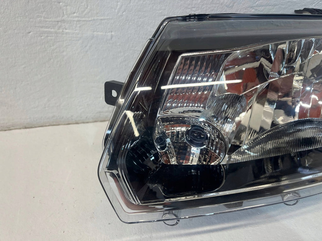 Frontscheinwerfer Dacia Sandero 90146513 Links Scheinwerfer Headlight