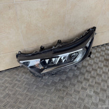 Laden Sie das Bild in den Galerie-Viewer, Frontscheinwerfer Toyota V I LED Ein Satz Scheinwerfer Headlight SCH7648229603pc