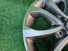 Load image into Gallery viewer, 1x Alufelge 17 Zoll 7.0&quot; 5x114.3 47ET Nissan Juke Rim Wheel